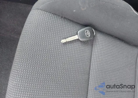 2017 Toyota Rav4 Xle z USA, uszkodzony, nr VIN JTMWFREV7HD094917